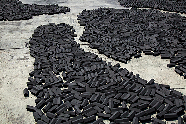 廢氣處理設(shè)備產(chǎn)生的危廢活性炭怎么處理？